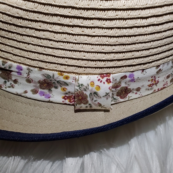 Hat - Picture 5 of 9